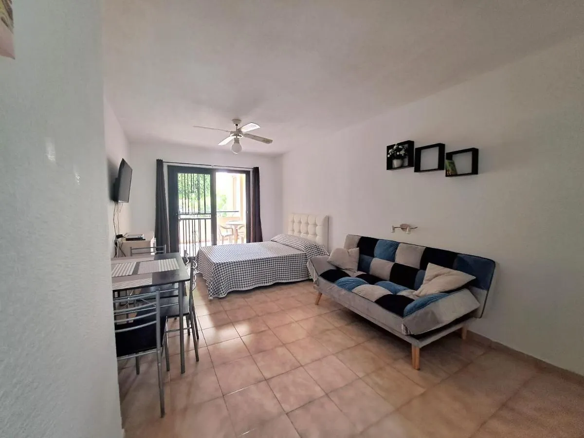 Bonito Estudio En Los Cristianos En Complejo Con Piscina Y Cerca De Playa Los Cristianos (Tenerife)