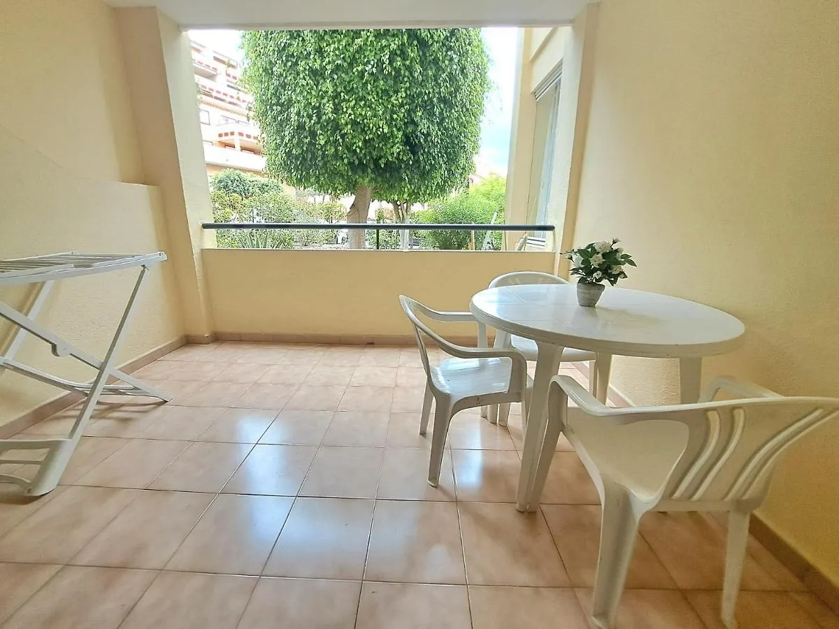 Bonito Estudio En Los Cristianos En Complejo Con Piscina Y Cerca De Playa