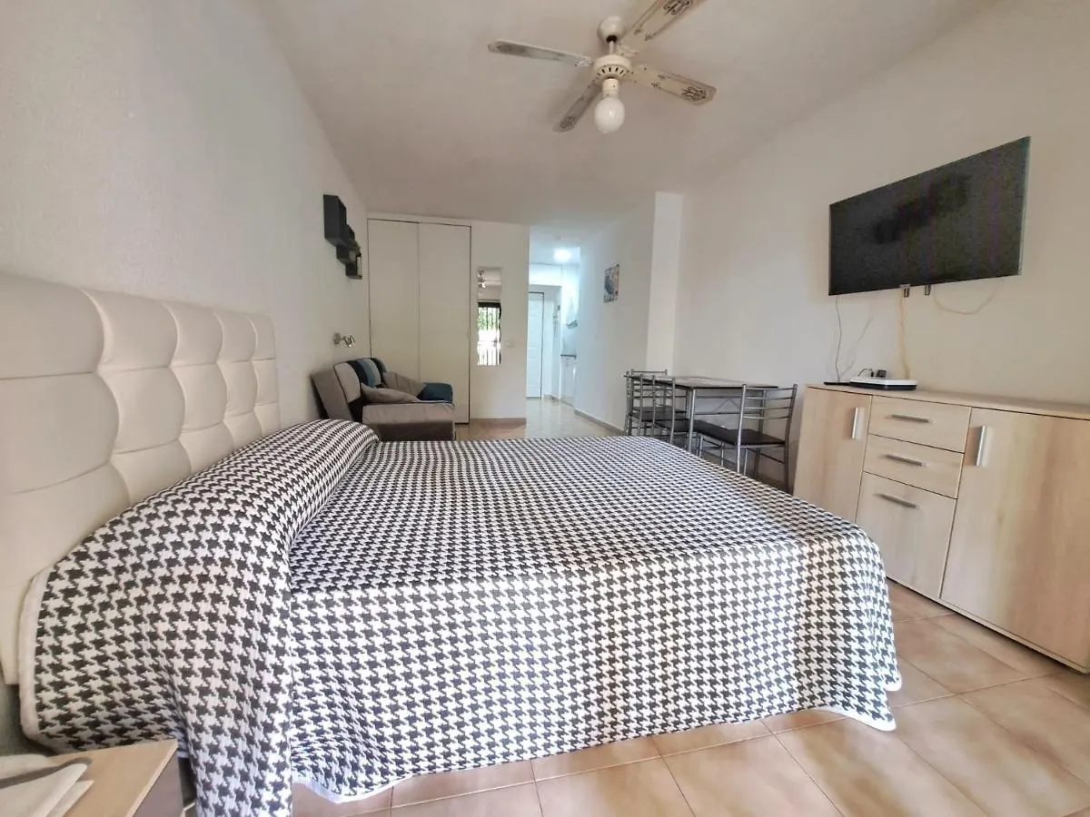 Bonito Estudio En Los Cristianos En Complejo Con Piscina Y Cerca De Playa 0*, Лос Кристианос