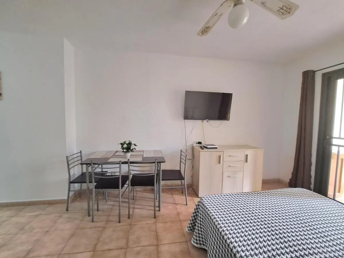 Bonito Estudio En Los Cristianos En Complejo Con Piscina Y Cerca De Playa Испания
